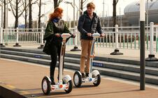 Airwheel électrique auto-équilibrer scooter innove un nouveau moyen de locomotion.
