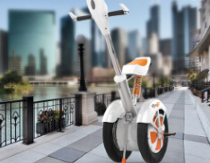 Et il a réussi à développer de tels produits comme Airwheel auto-équilibrage scooter A3.