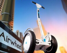 L'aile latéral sur Airwheel est une grande aide pour protéger les S5 d'eau boueuse.