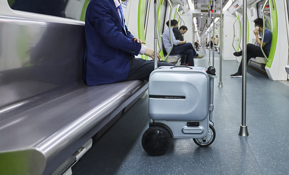 Airwheel motorized suitcase