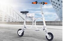 Airwheel новых продуктов электрические самокаты, велосипеды и шлеме, победу над плот клиентов.