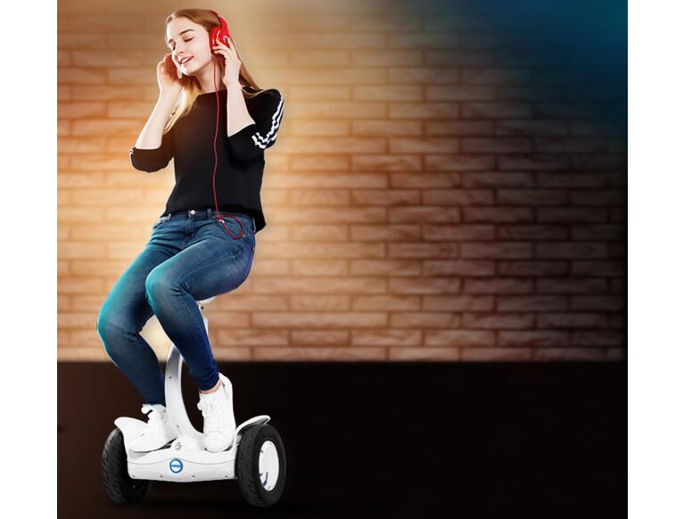 Airwheel S8 наследует традиции всех Airwheel автоматической балансировки Электрический самокат серии. 