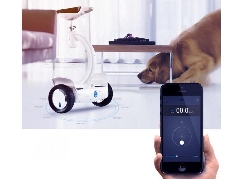 Per di più, il sistema sociale IM sviluppato spiana la strada per le persone a condividere foto, pista o stato d'animo con gli amici sempre e ovunque.