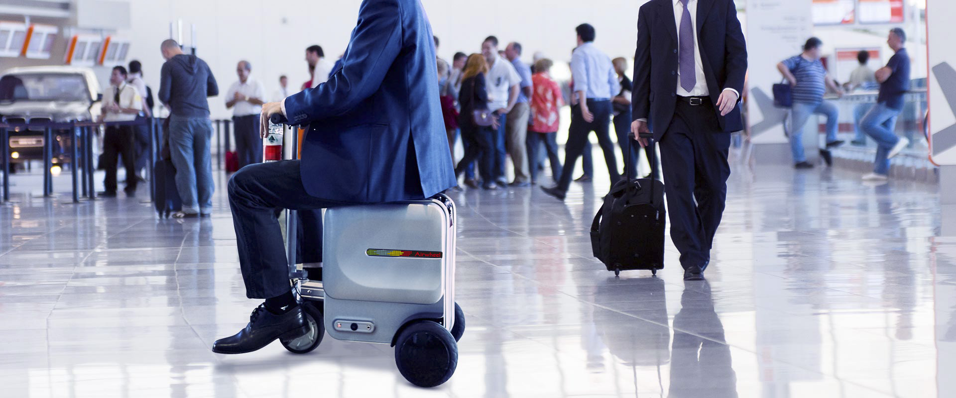 Airwheel SE3 motorized suitcase
